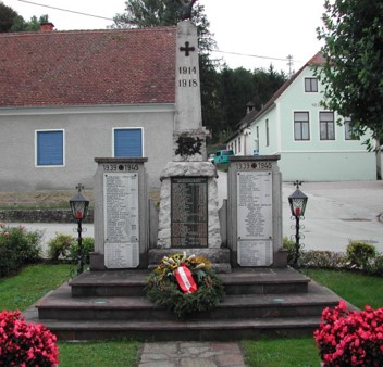 Kriegerdenkmal_Hatzendorf.jpg 