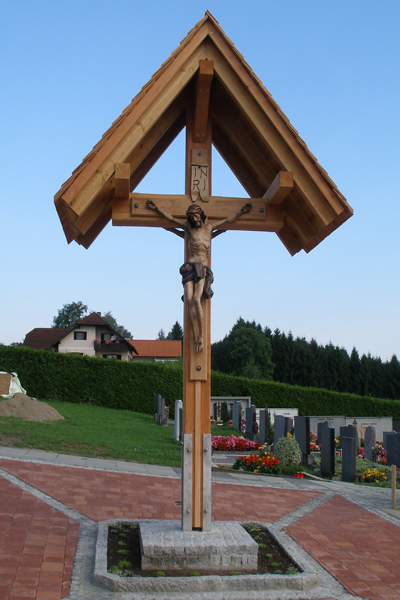 Friedhofkreuz.jpg 